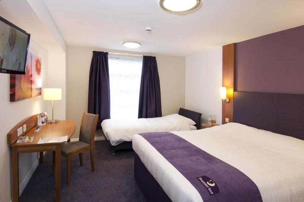 Premier Inn Glasgow Airport Пейсли Номер фото