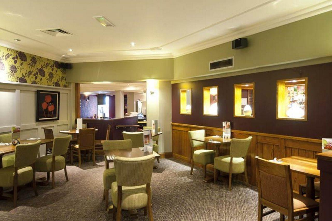 Premier Inn Glasgow Airport Пейсли Экстерьер фото